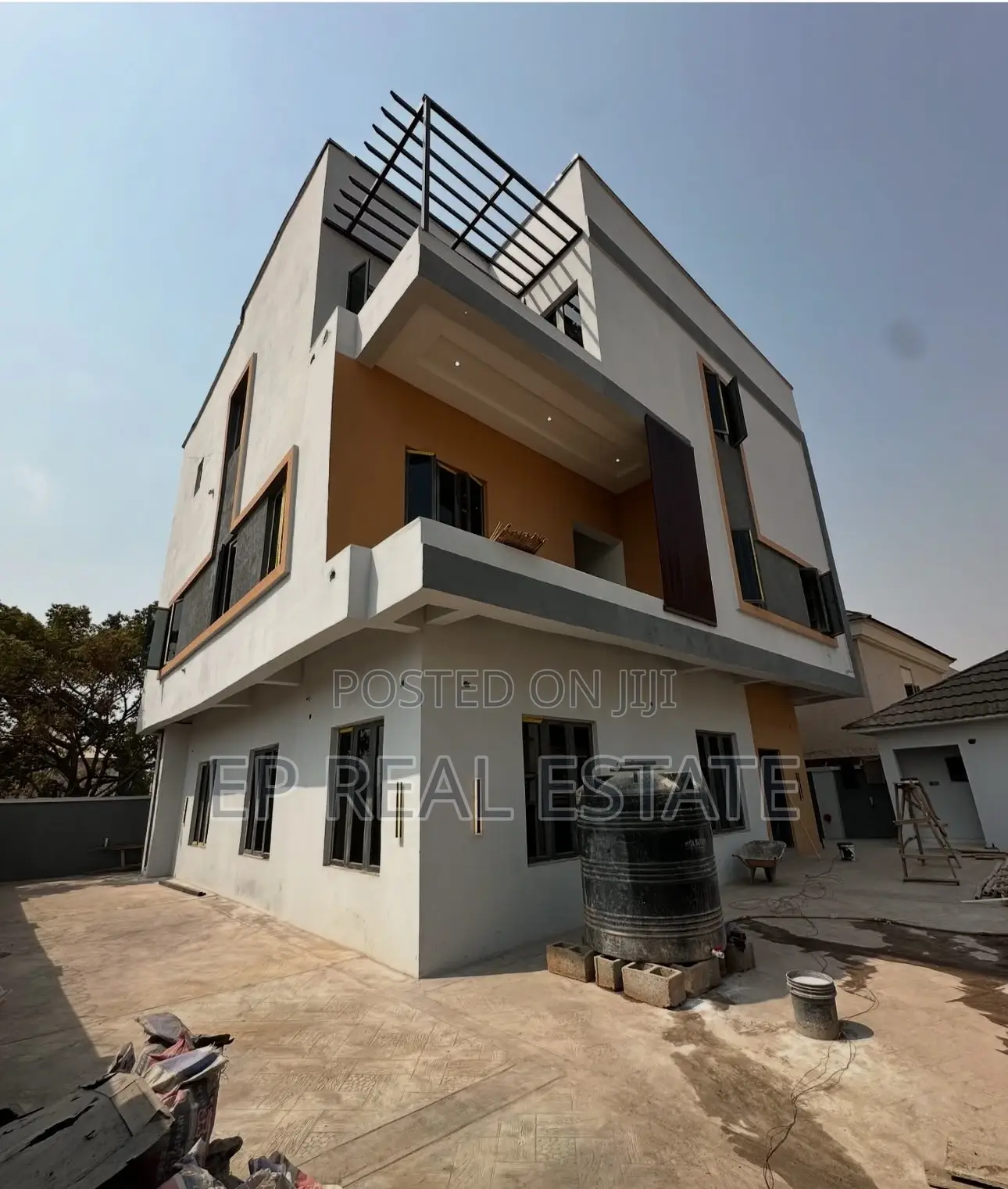 6bdrm Duplex in Utako for sale in Utako