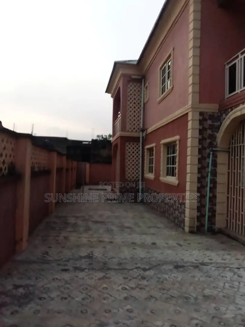 6bdrm Duplex in Obaile Akure Along for sale in Akure
