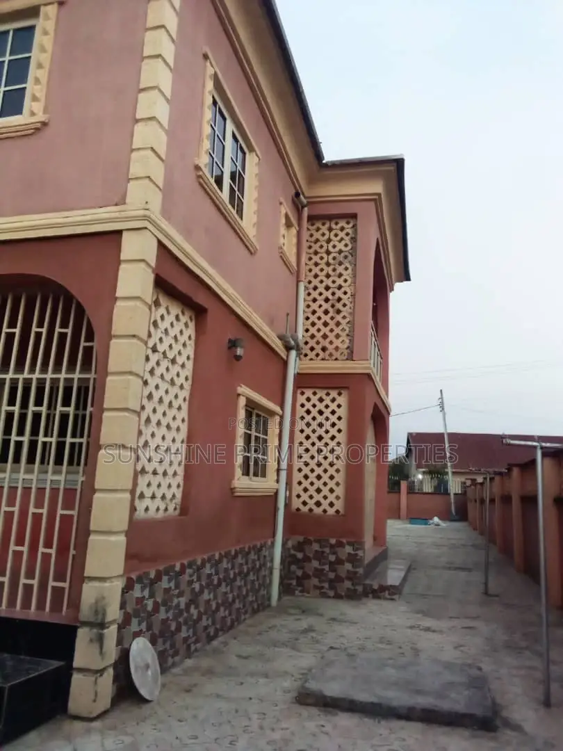 6bdrm Duplex in Obaile Akure Along for sale in Akure