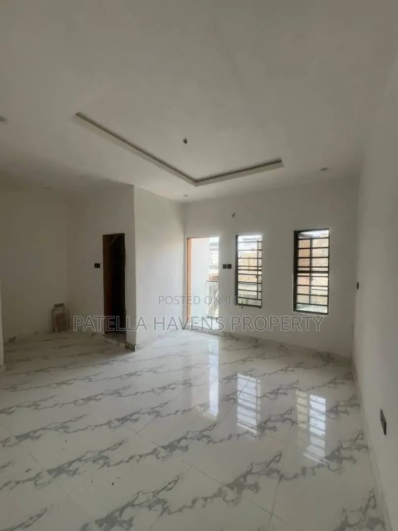 Beautiful Built 2bedroom Duplex in Ajah in Sangotedo