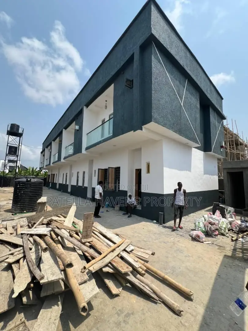 Beautiful Built 2bedroom Duplex in Ajah in Sangotedo