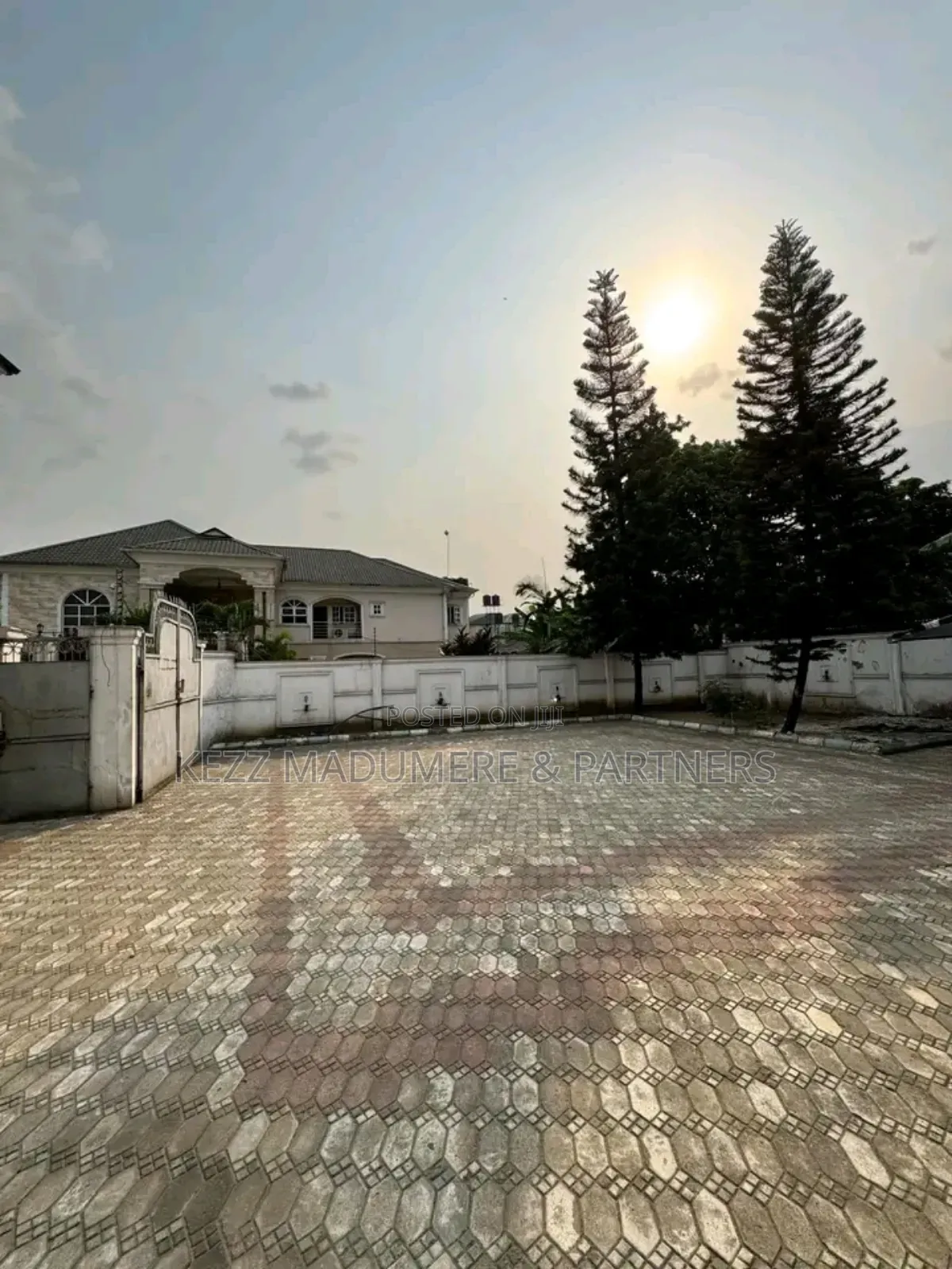 9bdrm Duplex in Rumudara , Port, Rumuodara for sale in Rumuodara