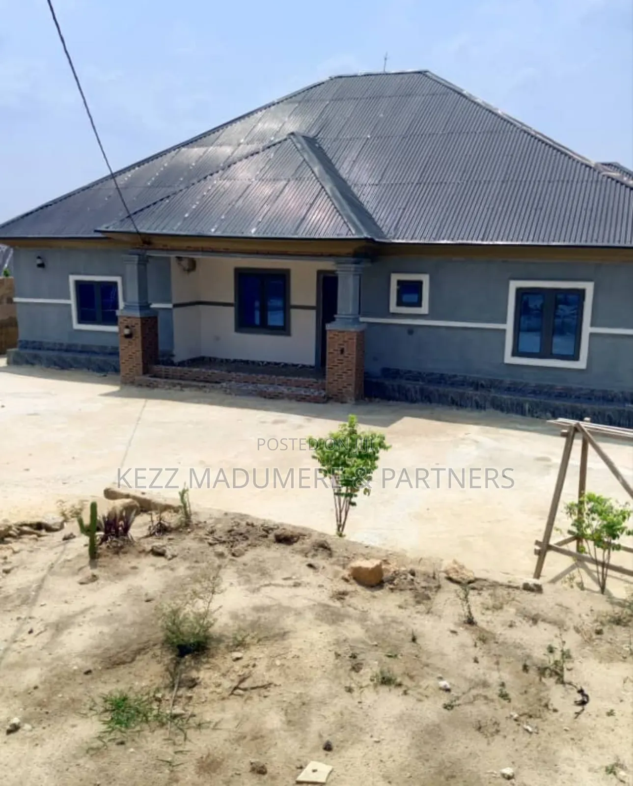 3bdrm Bungalow in Ekperi Nsukara Road, for sale in Uyo