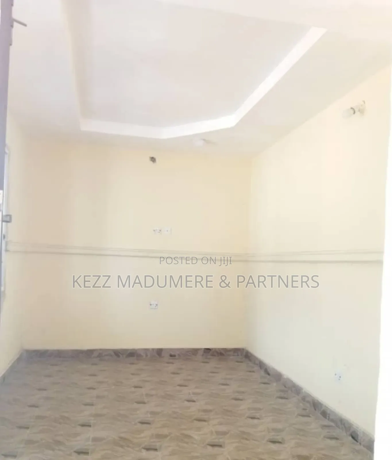 3bdrm Bungalow in Ekperi Nsukara Road, for sale in Uyo