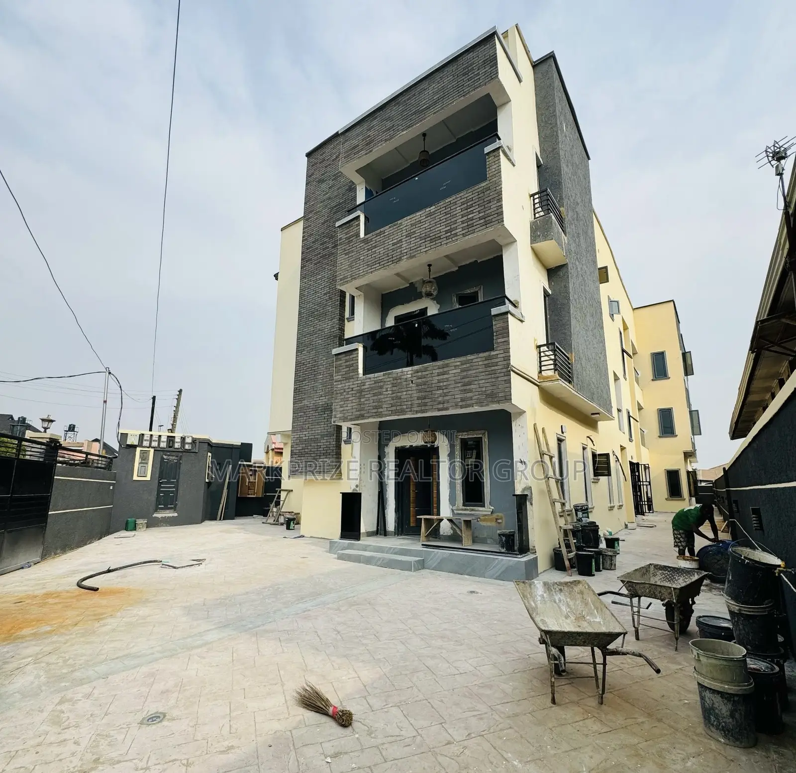 3bdrm Apartment in Gbagada Lagos for sale in Gbagada