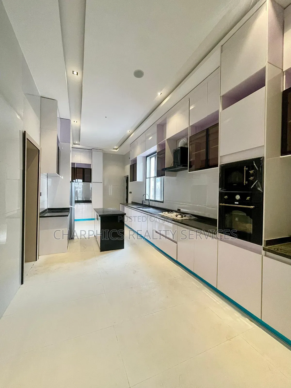 5bdrm Duplex in Lekki for sale in Lekki