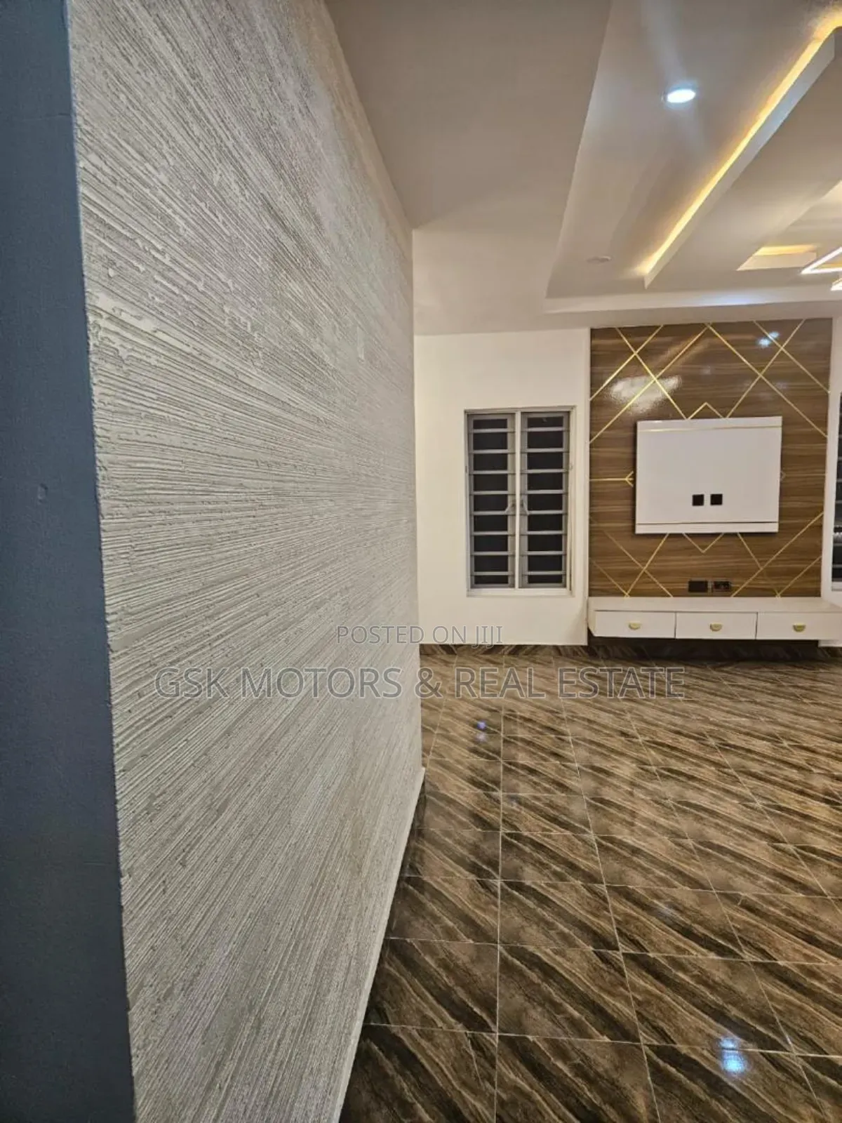 5bdrm Duplex in Ilasan Housing for sale in Ilasan