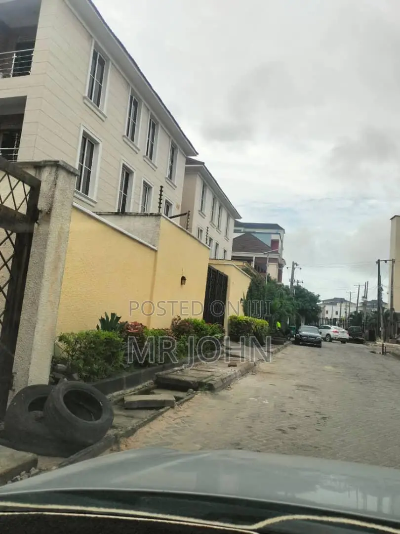 4bdrm Duplex in Banana Island for rent in Banana Island