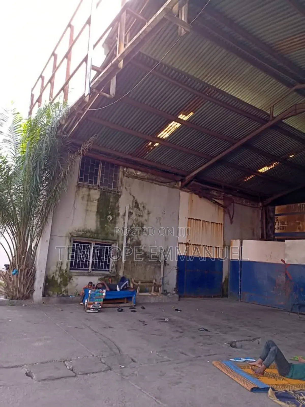 Commercial Wearhouse on the Road 3200sqm Land in Apapa