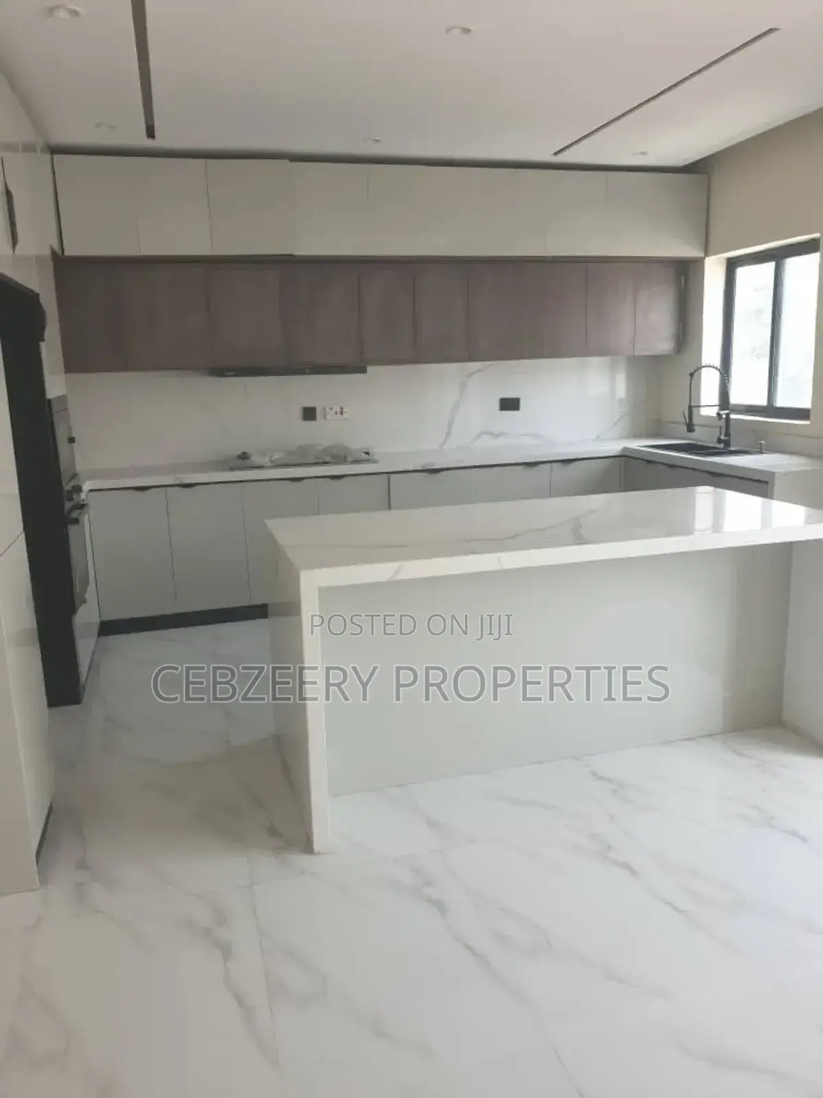 4bdrm Duplex In Shonibare Estate For Rent in Shonibare Estate