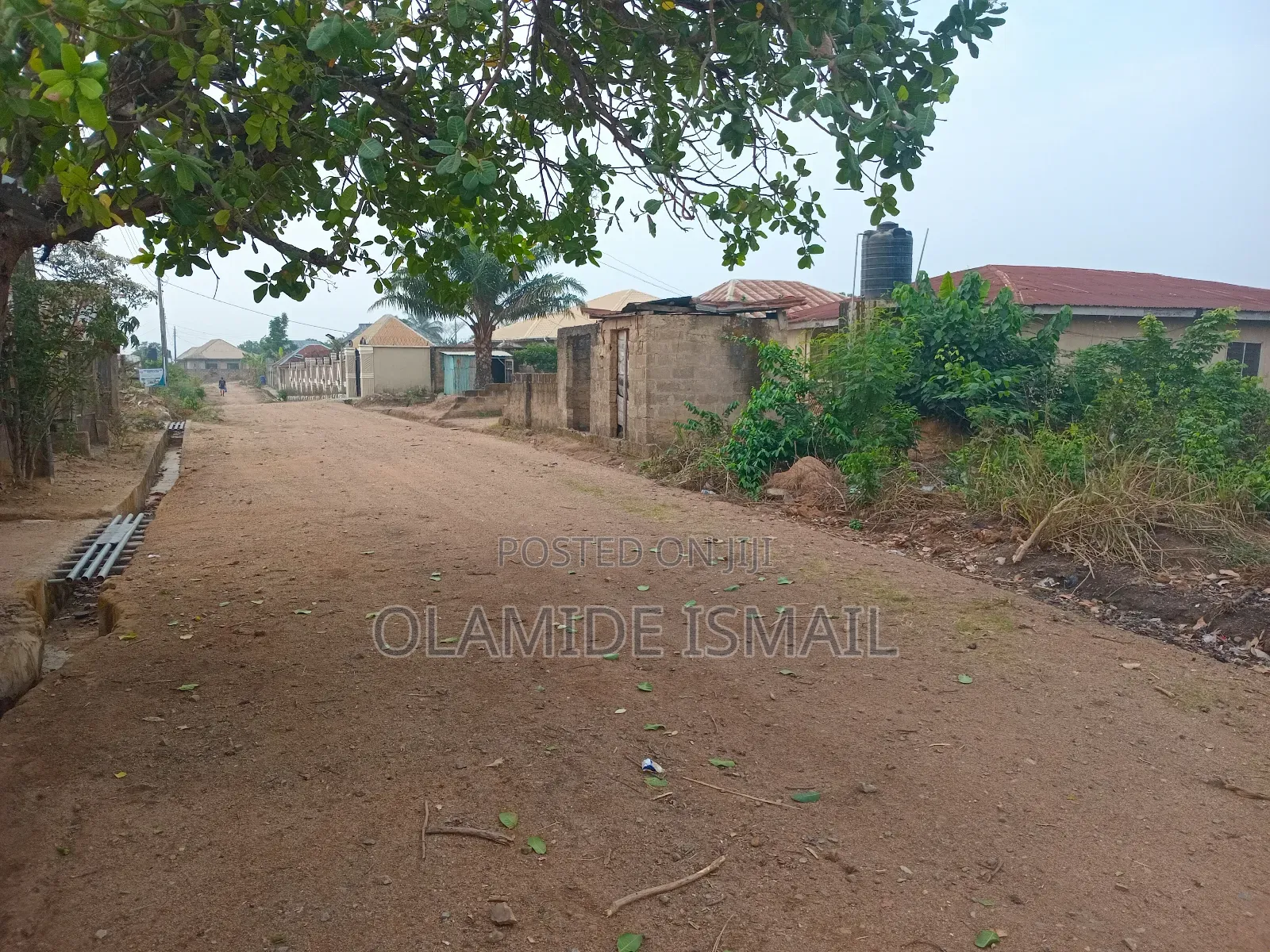 11⁄2plot Modomo in Ife