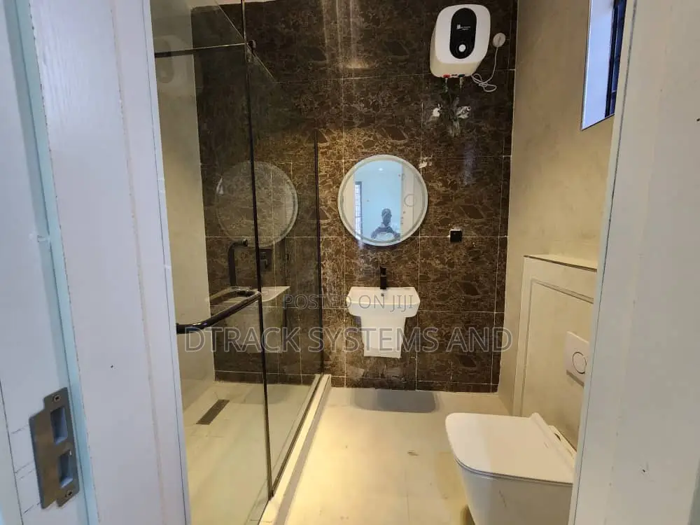 5bdrm Duplex in Peace Ville Estate, Idado for sale in Idado