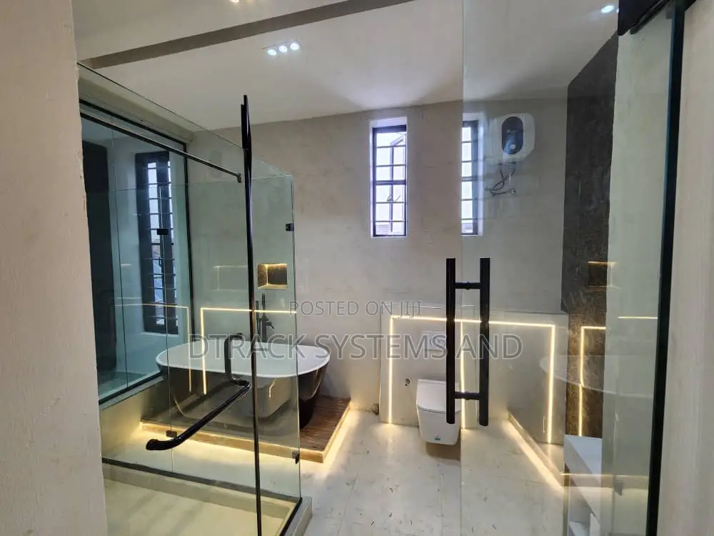 5bdrm Duplex in Peace Ville Estate, Idado for sale in Idado