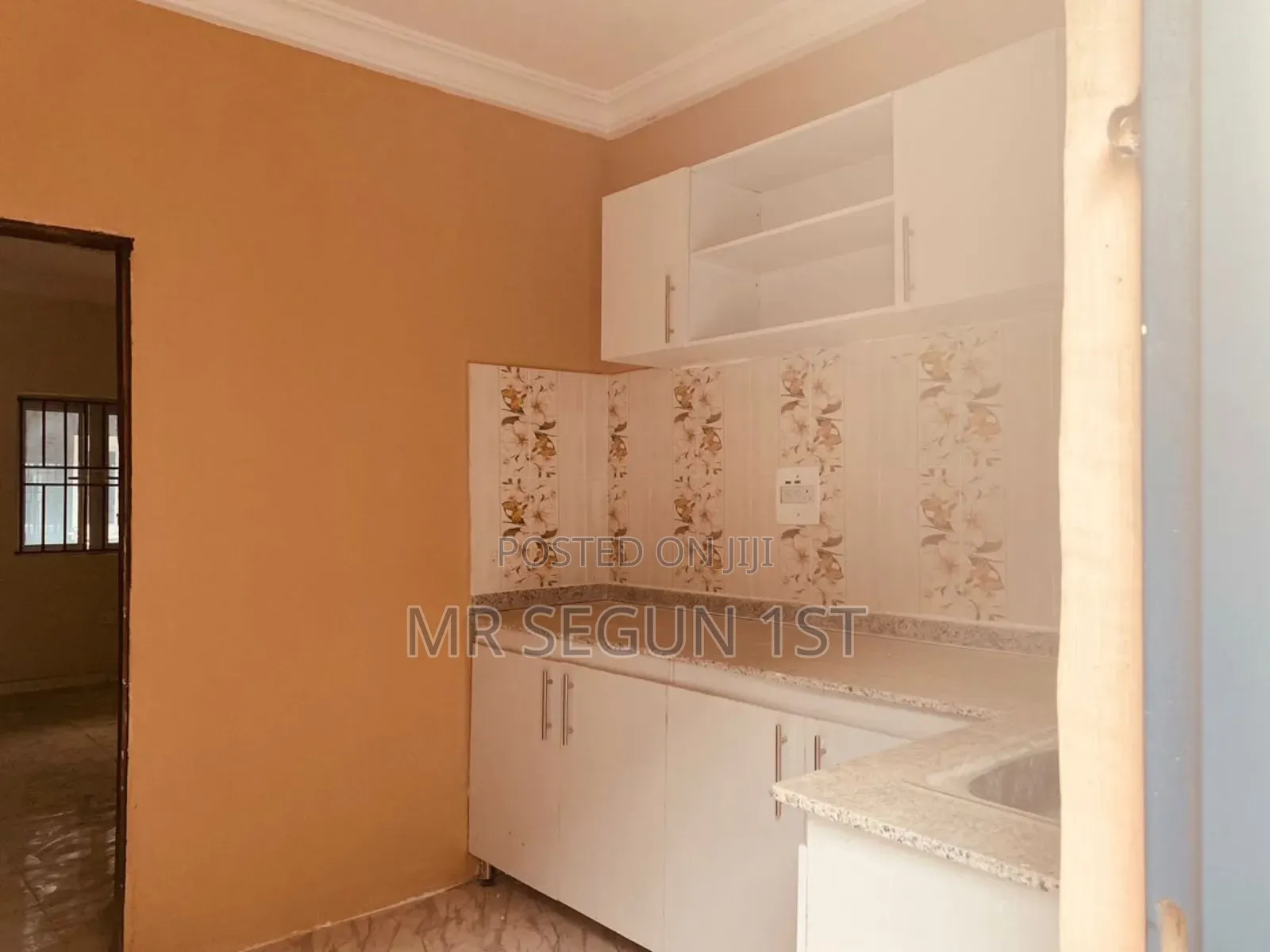 3bdrm Block of Flats in Love Estate, Akala Express for rent in Akala Express
