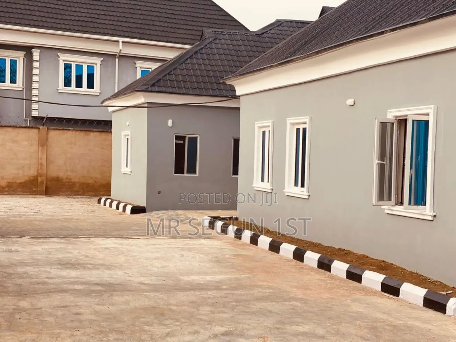 3bdrm Block of Flats in Love Estate, Akala Express for rent in Akala Express