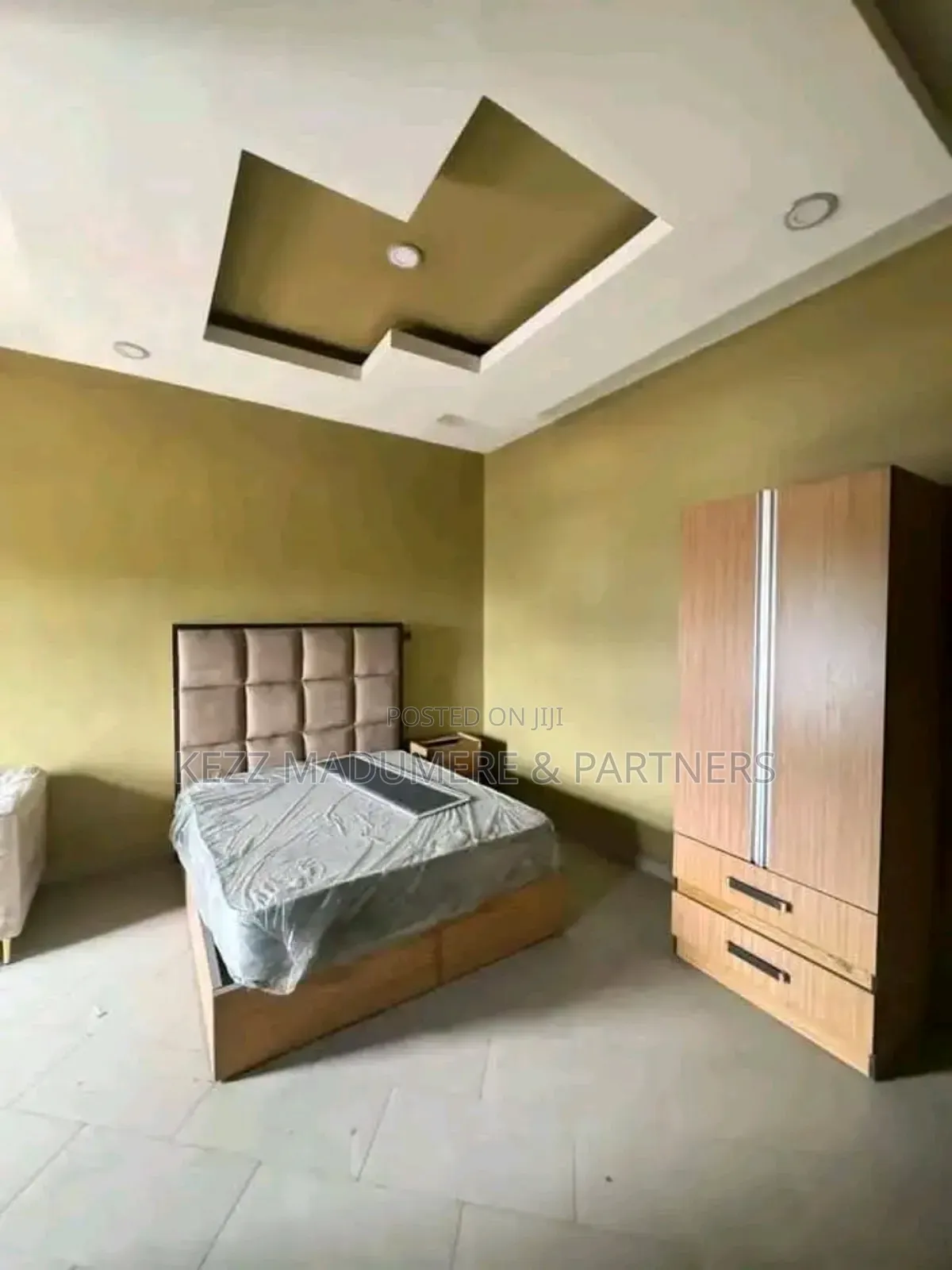 For Sale : Functional 23 Rooms Hotel Near New Gra, Ph in Rumuola