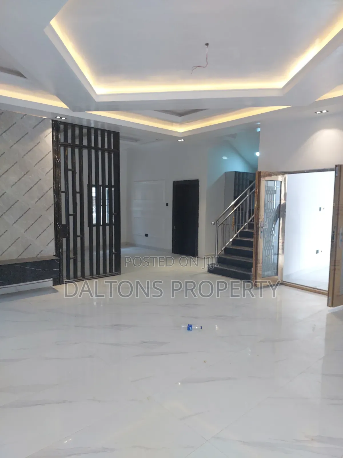 4bdrm Duplex in Summit Estate, Lugbe District for sale in Lugbe District