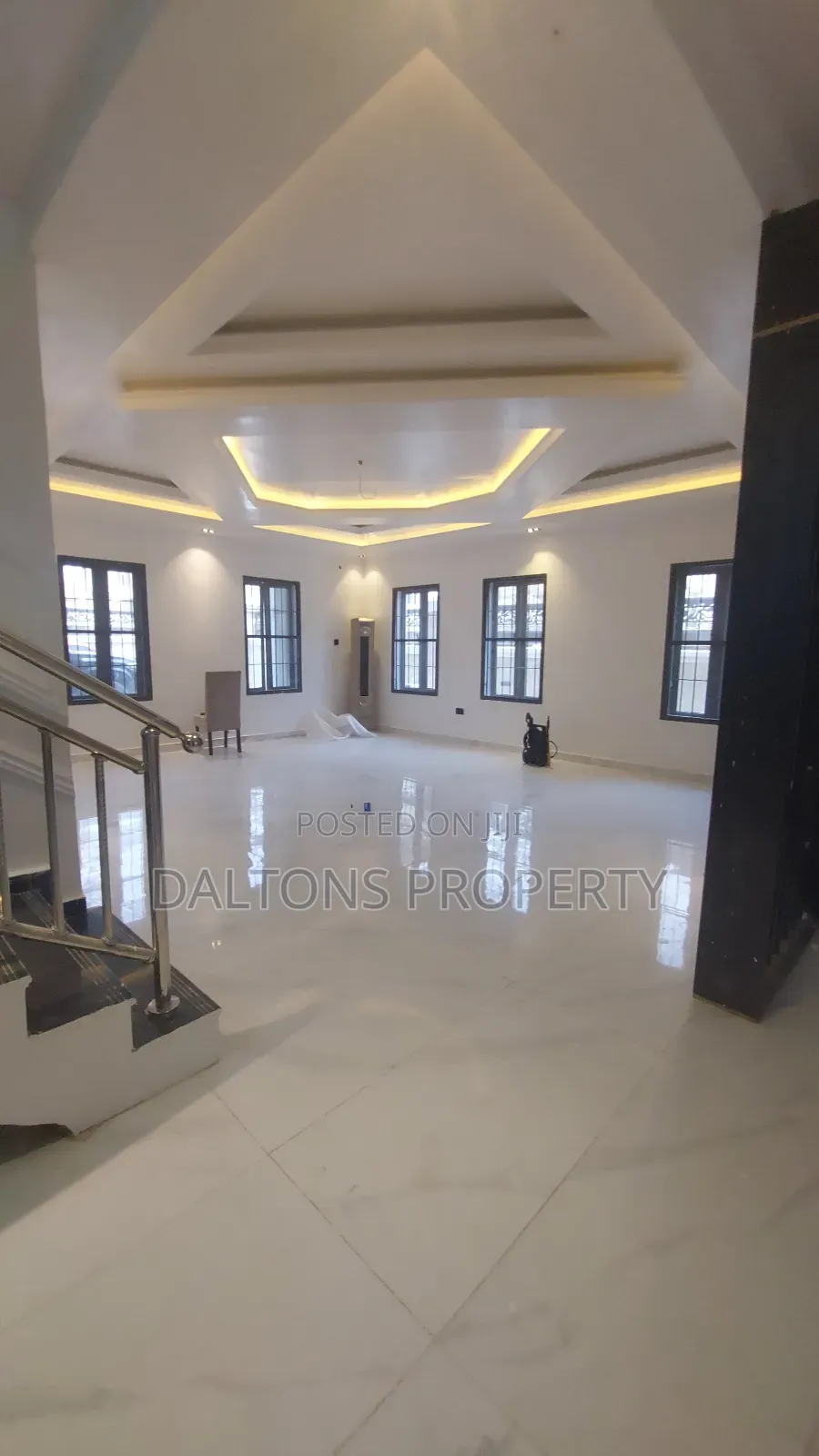 4bdrm Duplex in Summit Estate, Lugbe District for sale in Lugbe District