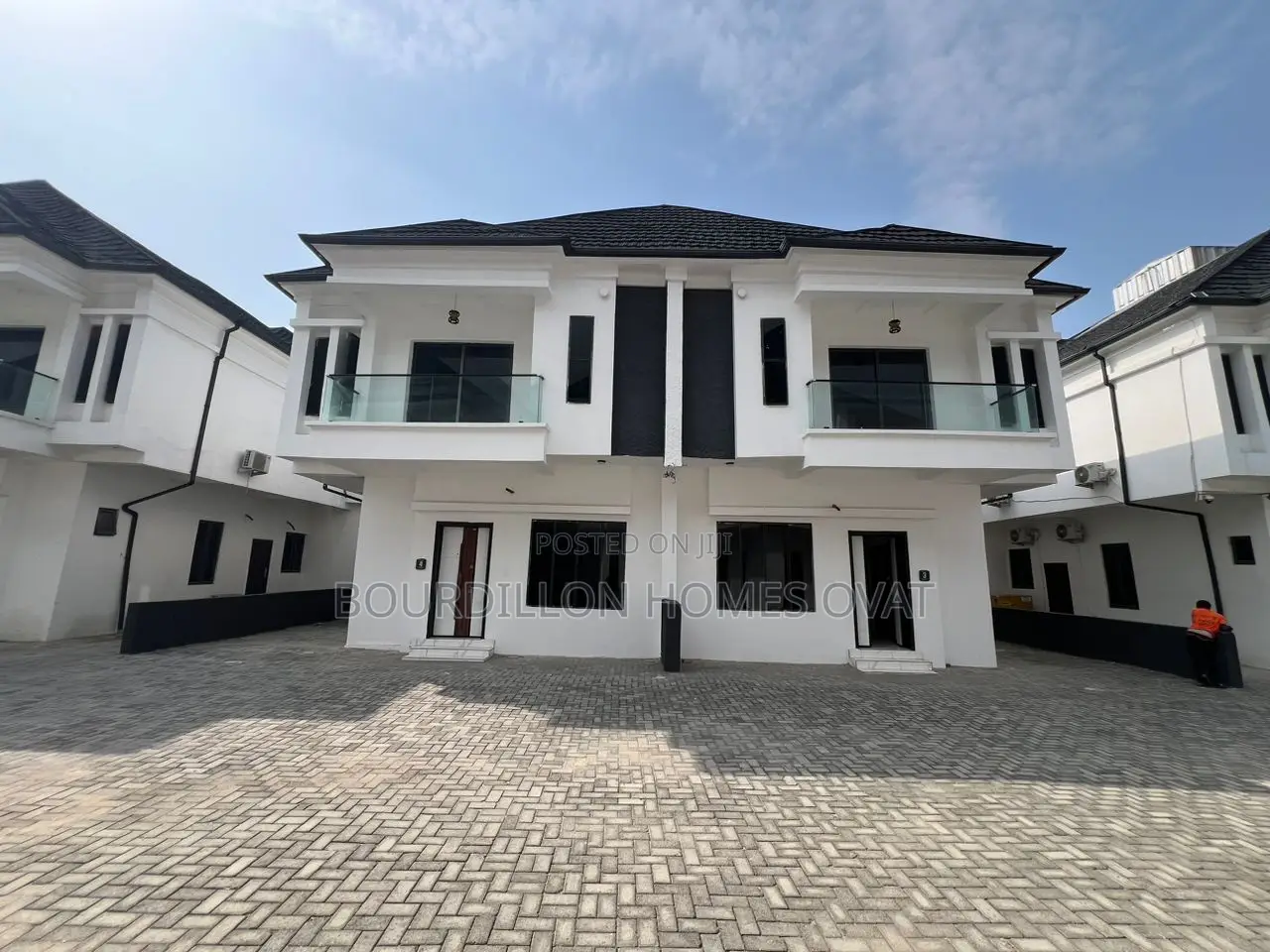 4bdrm Duplex in Ikota for sale in Ikota
