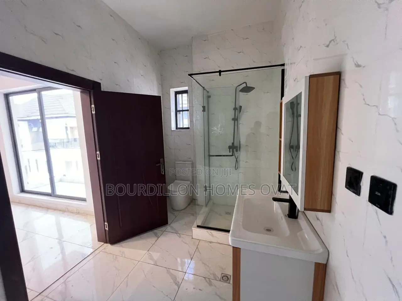 4bdrm Duplex in Ikota for sale in Ikota