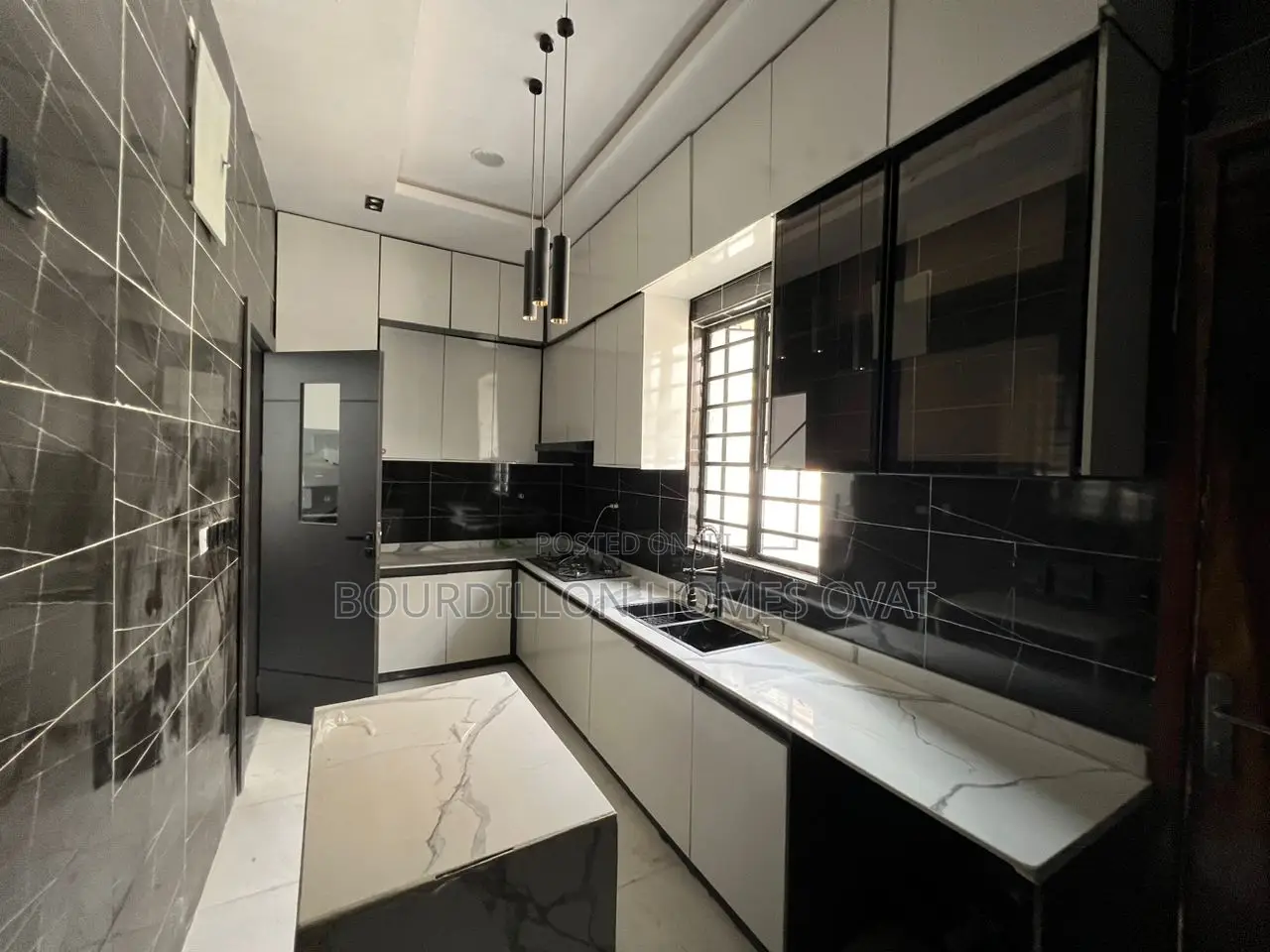 4bdrm Duplex in Ikota for sale in Ikota