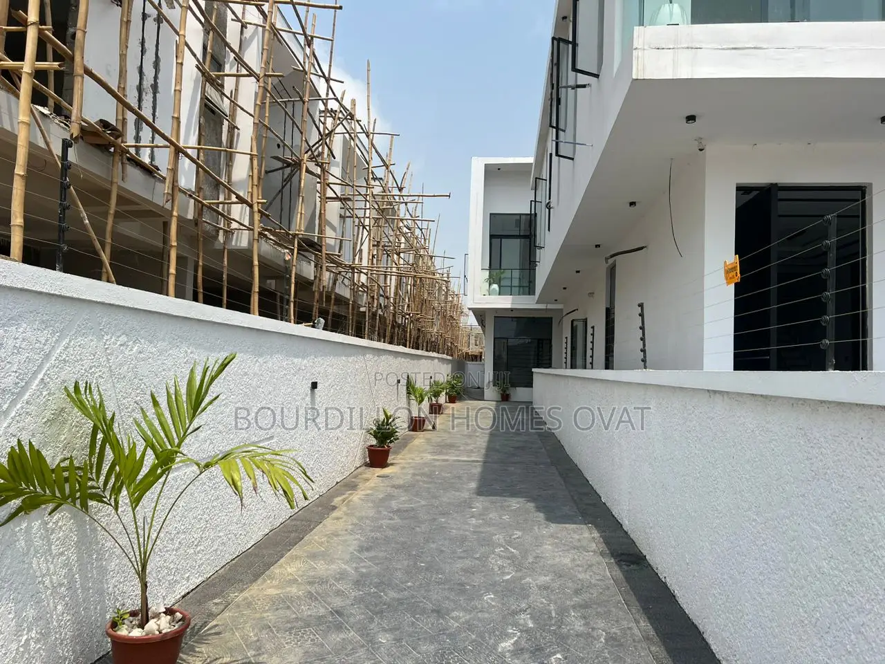 4bdrm Duplex in Ikota for sale in Ikota