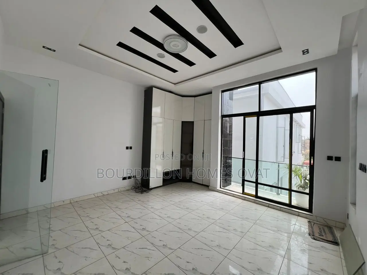 4bdrm Duplex in Ikota for sale in Ikota