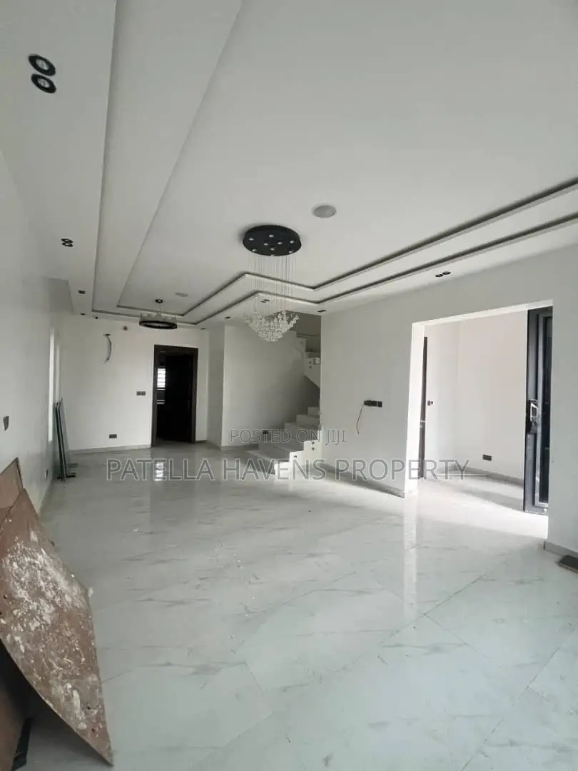 3bdrm Apartment in Ikate for sale in Ikate