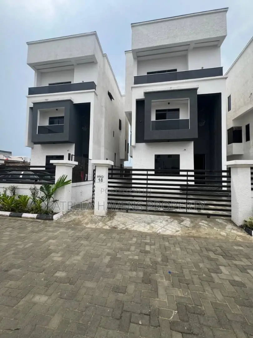 3bdrm Apartment in Ikate for sale in Ikate