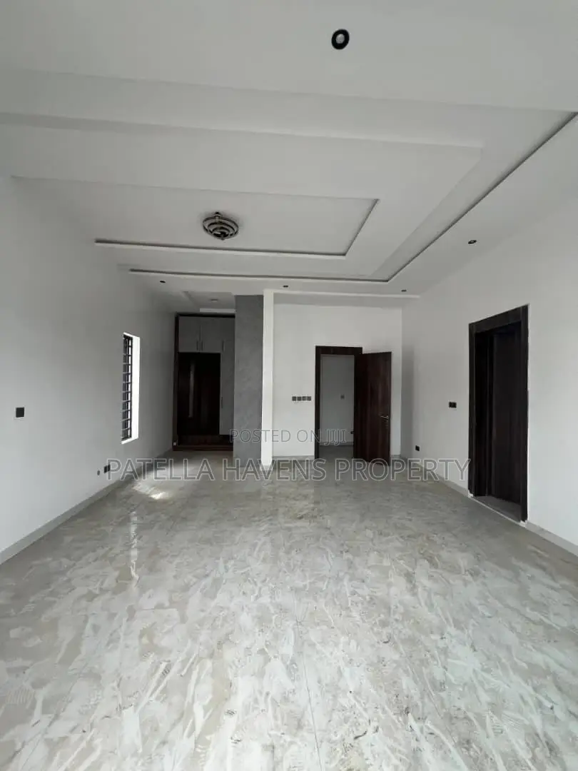 3bdrm Apartment in Ikate for sale in Ikate