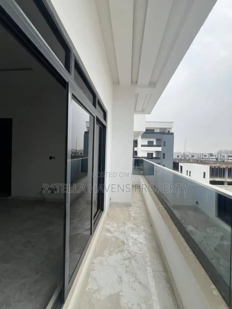 3bdrm Apartment in Ikate for sale in Ikate