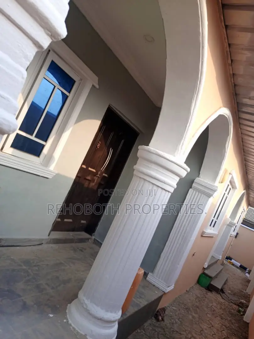 4bdrm Bungalow in Akoto Elebu, Ibadan for sale in Ibadan