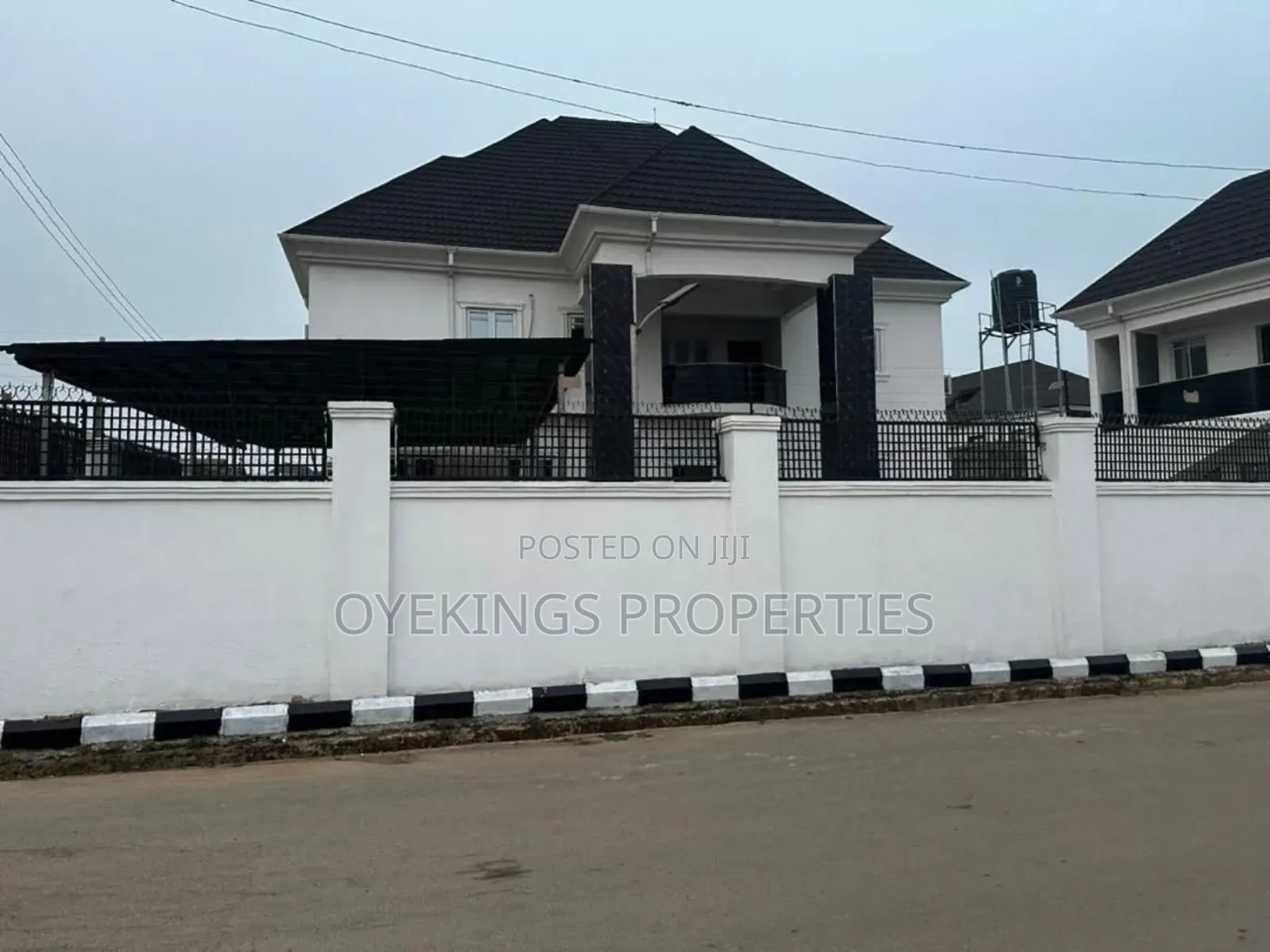 7bdrm Duplex in Adeoje Estate, Akala Express for sale in Akala Express