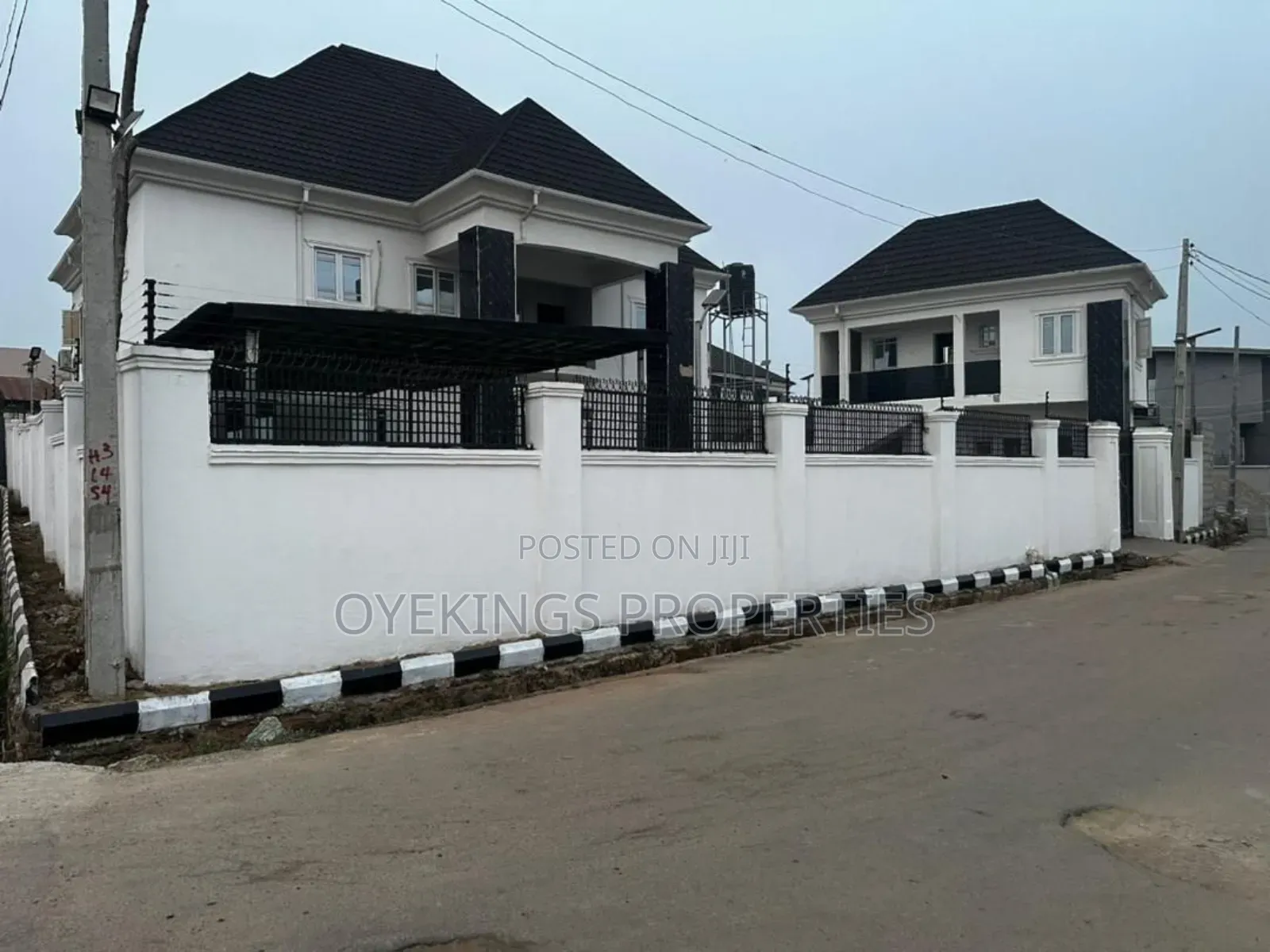 7bdrm Duplex in Adeoje Estate, Akala Express for sale in Akala Express