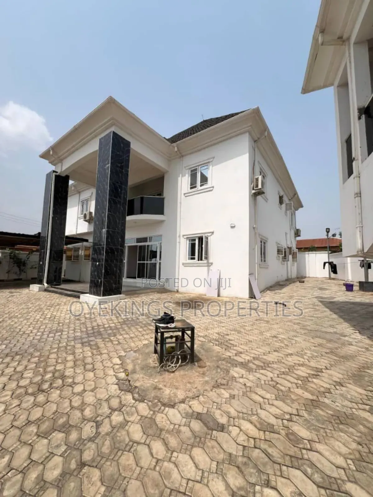 7bdrm Duplex in Adeoje Estate, Akala Express for sale in Akala Express