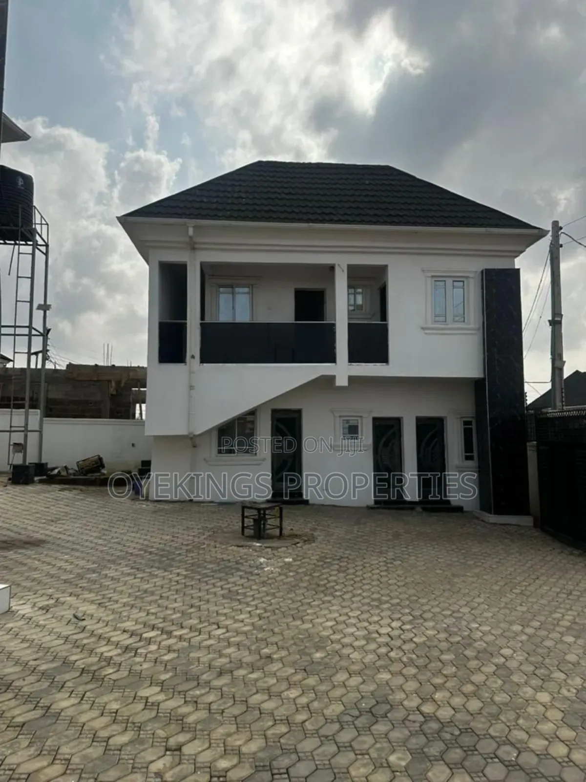 7bdrm Duplex in Adeoje Estate, Akala Express for sale in Akala Express