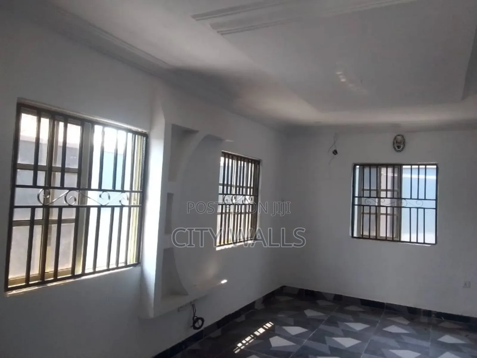 2bdrm Block of Flats in Ogombo for rent in Ogombo