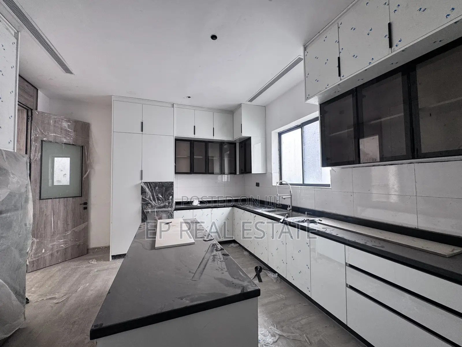 6bdrm Duplex in Maitama for sale in Maitama