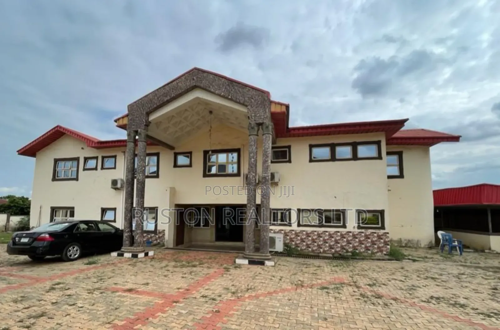 32 Rooms Luxury Hotel in Akobo