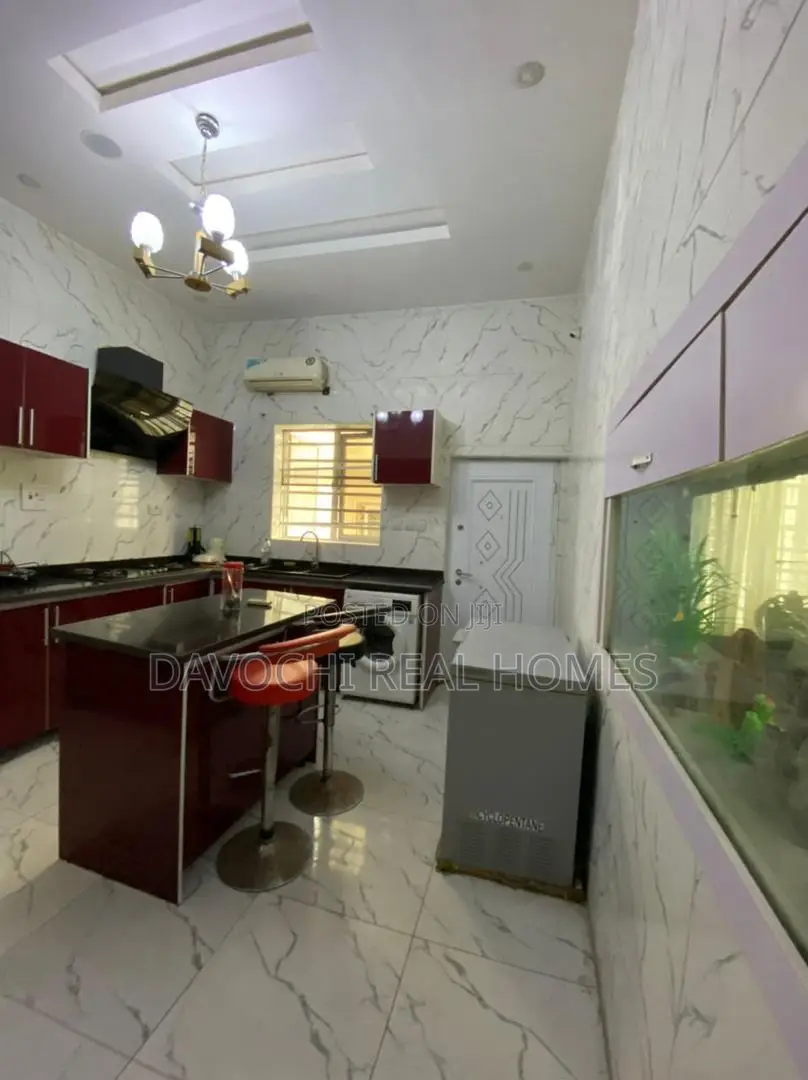 Furnished 4bdrm Duplex in Chevron, Toll Gate for rent in Chevron