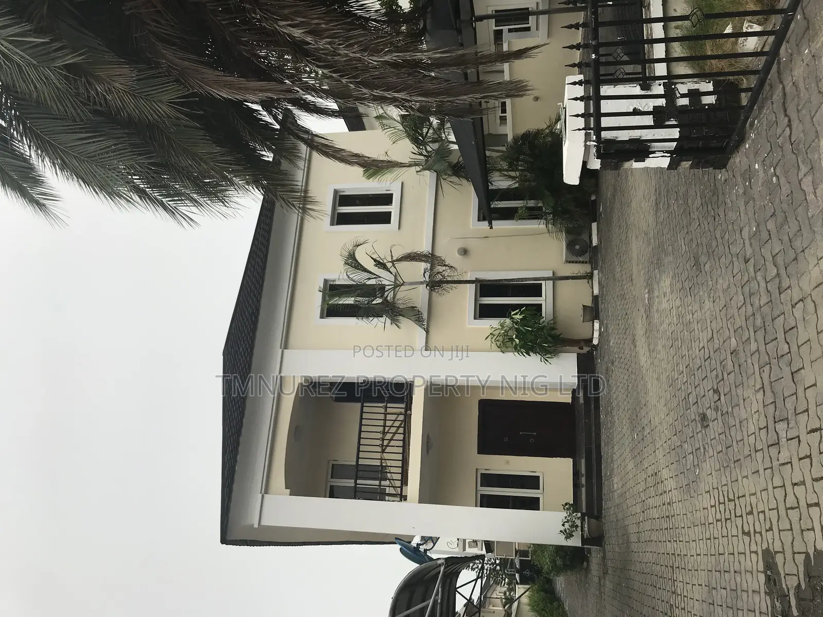 Studio Apartment in Caltongate, Chevron for rent in Chevron