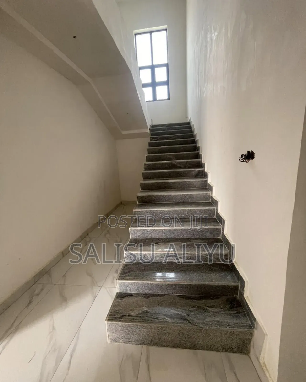 4bdrm Duplex in Life Camp Nnpc for sale in Life Camp