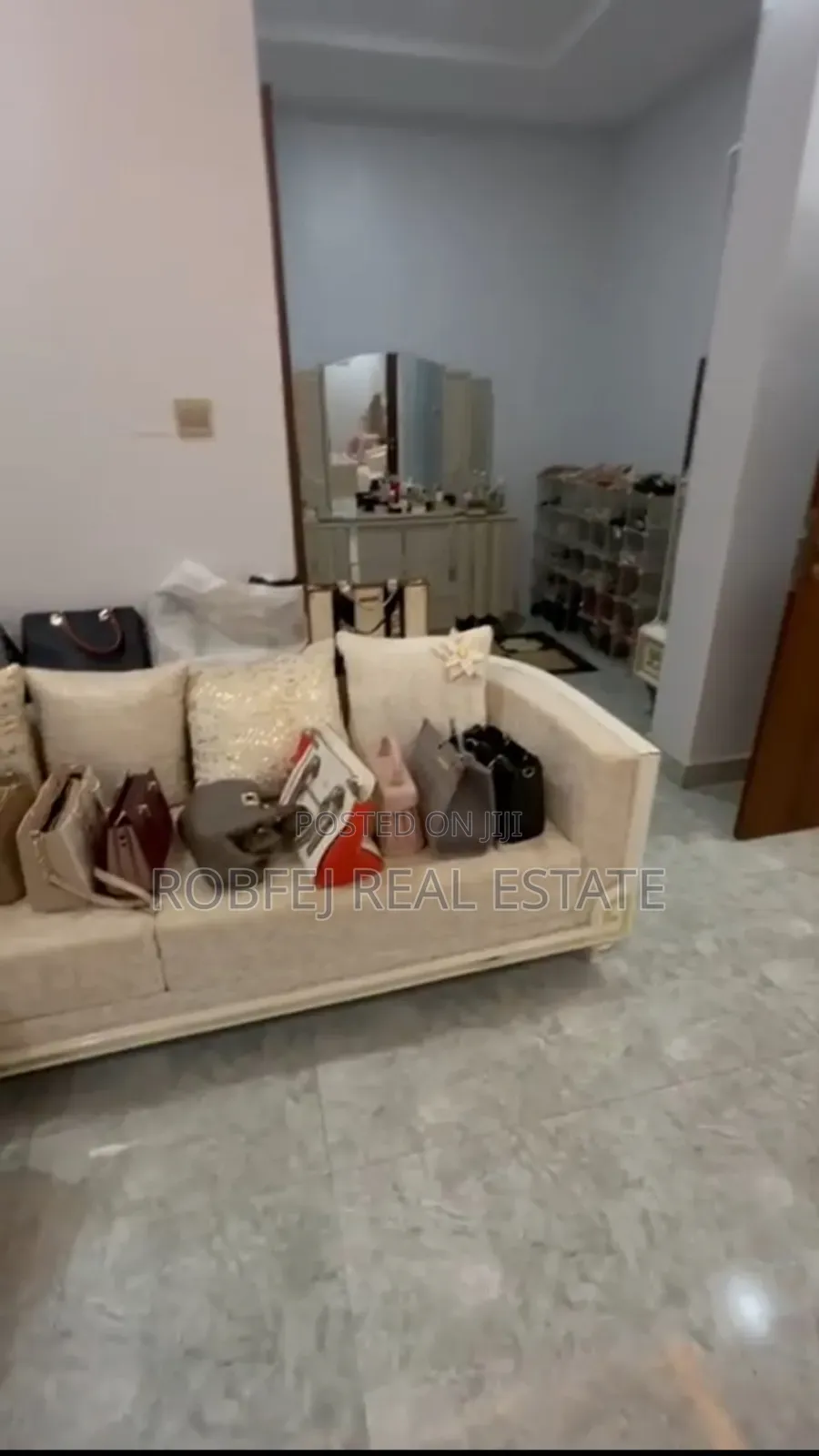 Furnished 5bdrm Duplex in Life Camp for sale in Life Camp