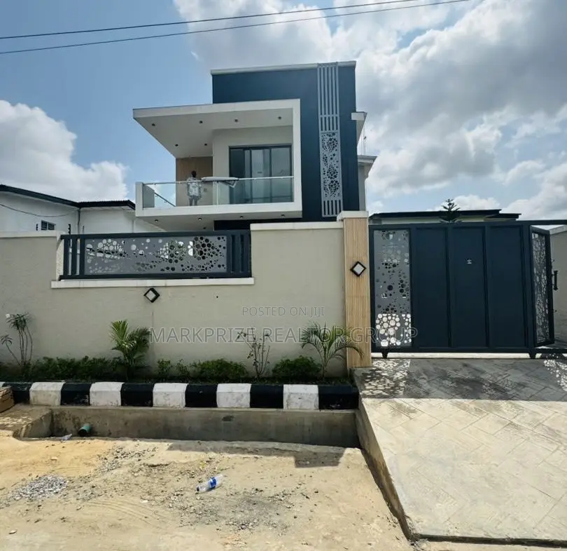 4bdrm Duplex in Maryland Lagos for sale in Maryland