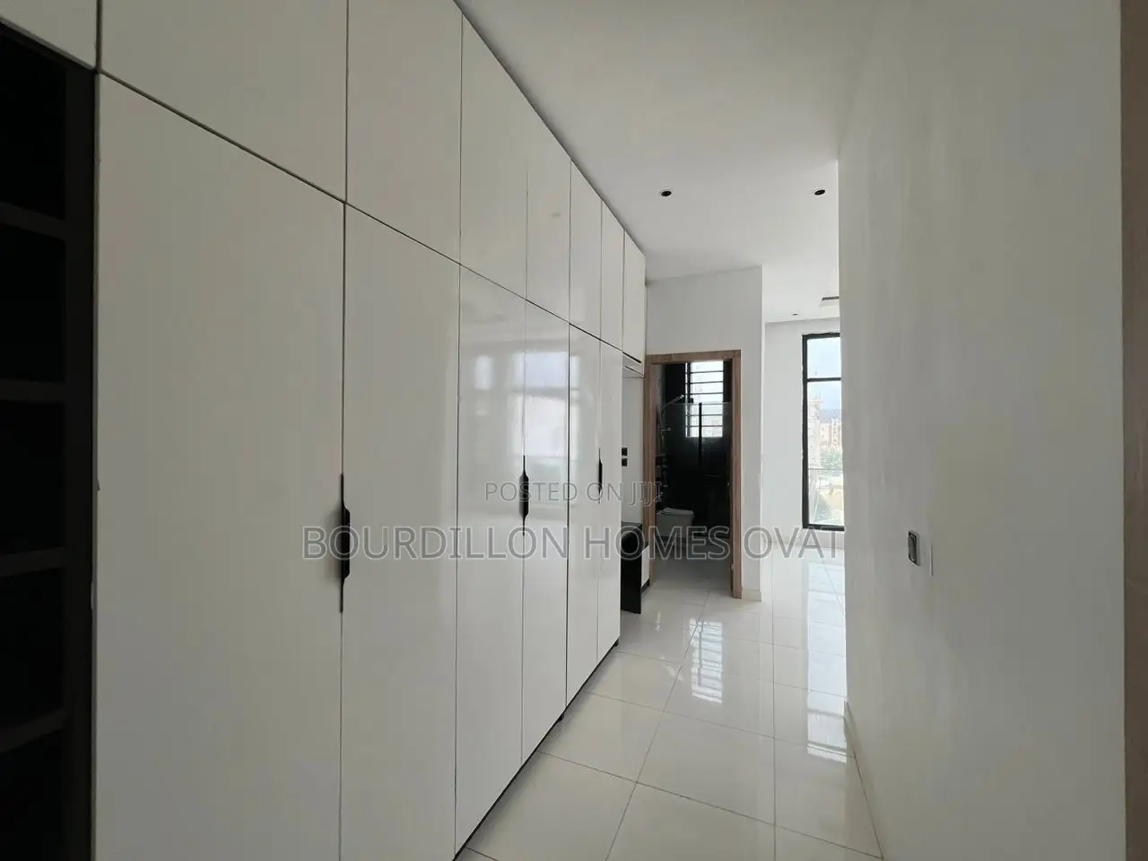4bdrm Duplex in Ikota for sale in Ikota