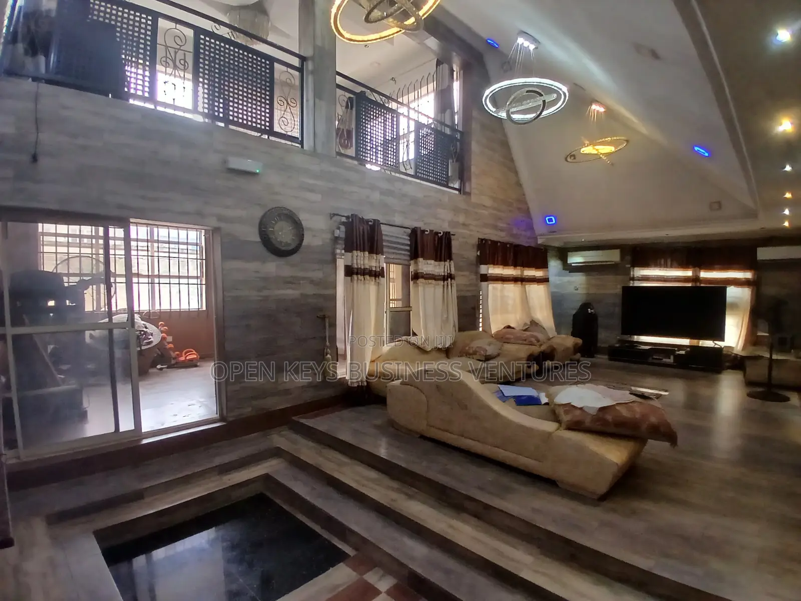 3bdrm Duplex in Olonde, Ologuneru for sale in Ologuneru