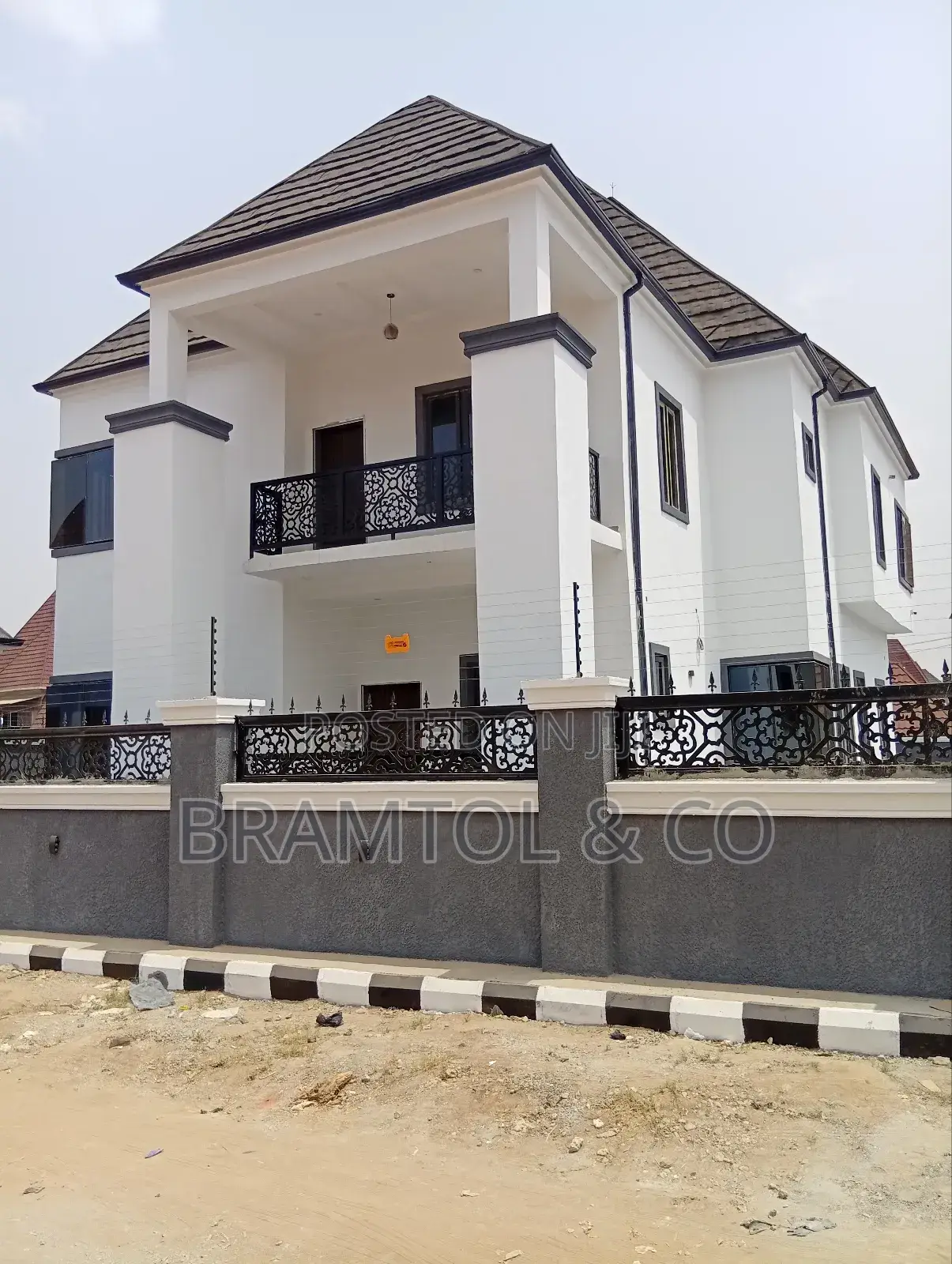 4bdrm Duplex in Von, Sabon Lugbe for sale in Sabon Lugbe