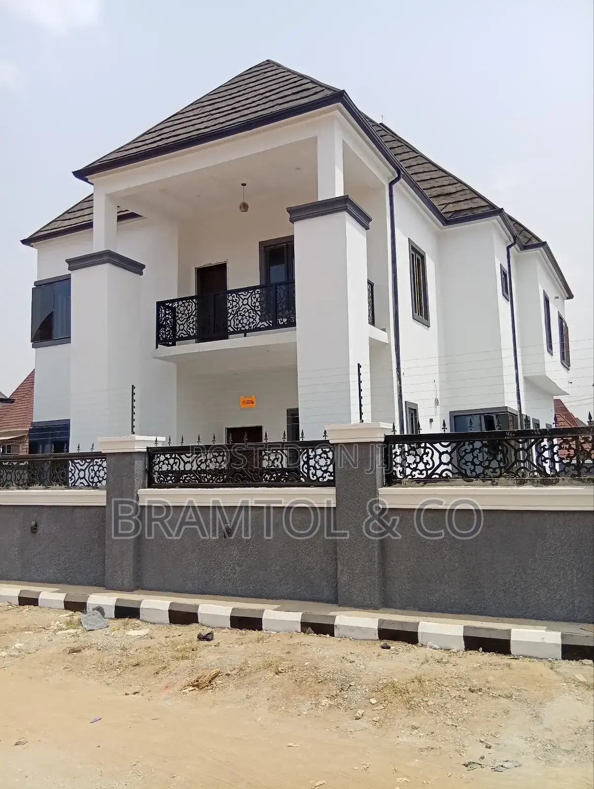 4bdrm Duplex in Von, Sabon Lugbe for sale in Sabon Lugbe