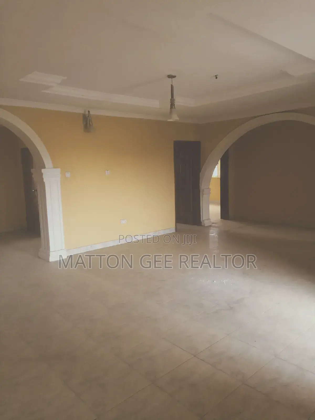 Furnished 3bdrm Block of Flats in Ogunlewe Estate, Igbogbo for sale in Igbogbo
