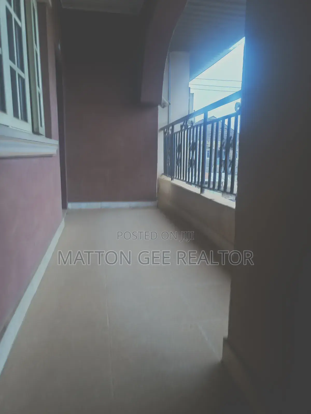 Furnished 3bdrm Block of Flats in Ogunlewe Estate, Igbogbo for sale in Igbogbo